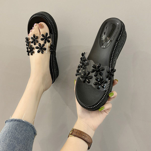 Ženske ležerne papuče s kamenčićima na platformu u crnoj i bež boji