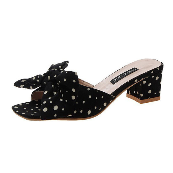 Model nou de papuci de dama cu panglica alb-negru, potriviti pentru vara