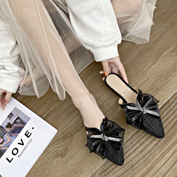 Papuci de dama model ascutit cu panglica si pietre