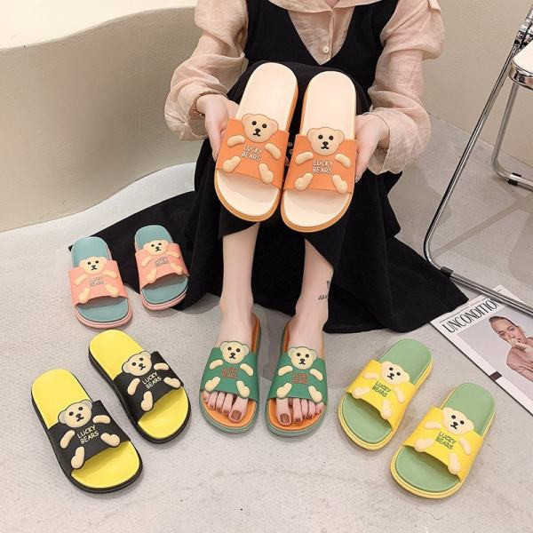 Ženske ljetne papuče s 3D elementom i ravnim potplatom