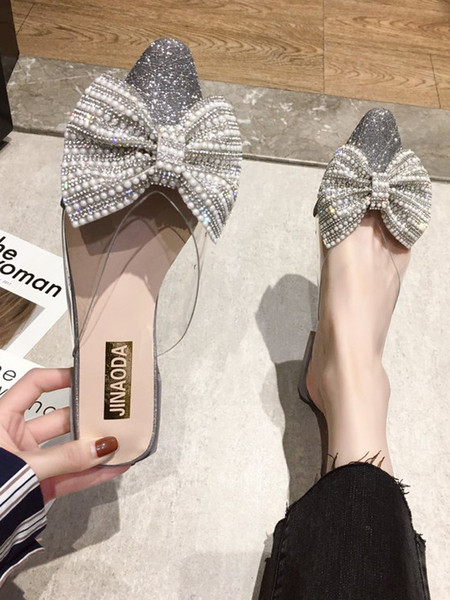 Elegantne papuče s trakom i sjajnim efektom