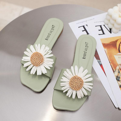 Παντόφλες μοντέρνες γυναικείες με 3D μαργαρίτα και επίπεδη σόλα