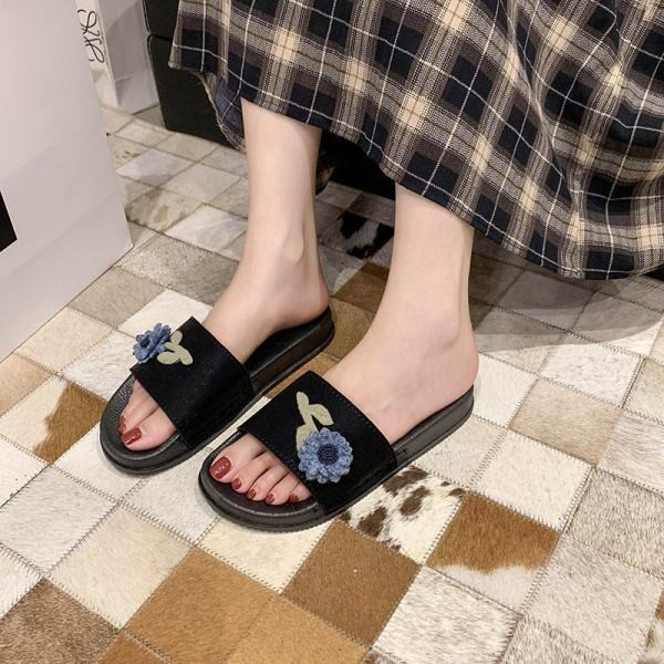 Casual ženske papuče s ravnim potplatom i 3D elementom - dva modela