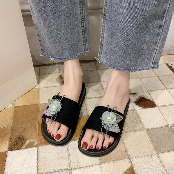 Casual ženske papuče s ravnim potplatom i 3D elementom - dva modela