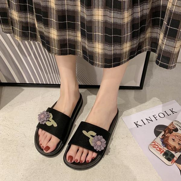 Casual ženske papuče s ravnim potplatom i 3D elementom - dva modela