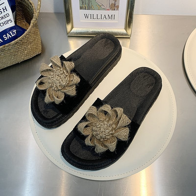 Moderne ženske papuče s ravnim potplatom - primjerene za ljeto