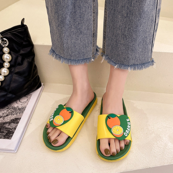 Ležerne ženske papuče s ravnim potplatom - pogodne za plažu