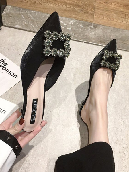 Elegantne satenske papuče s kopčom i niskom petom