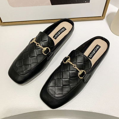 Ženske kožne papuče sa metalnim ukrasima u tri boje