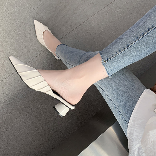 Ženske papuče od umjetne kože na petu