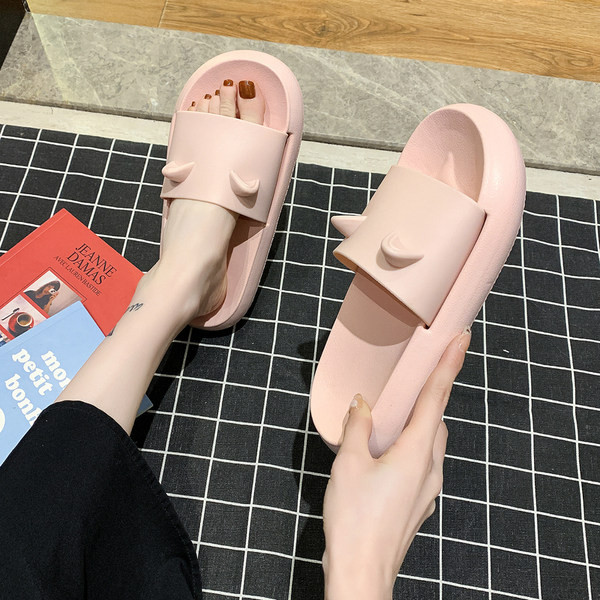 Papuci casual dama cu talpa plata si element 3D - potriviti pentru plaja