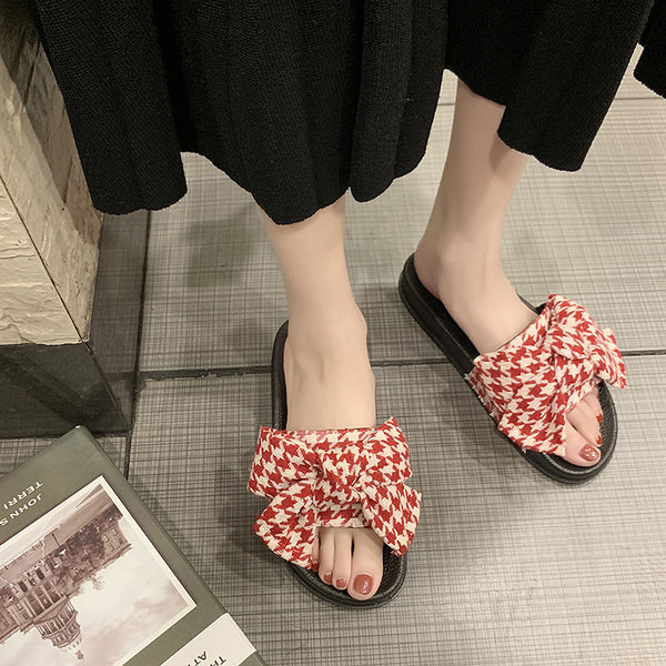 Model nou de papuci dama cu panglica - negru si rosu