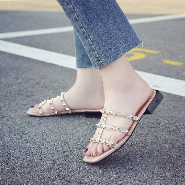 Ženske kožne papuče sa zakovicama u tri boje