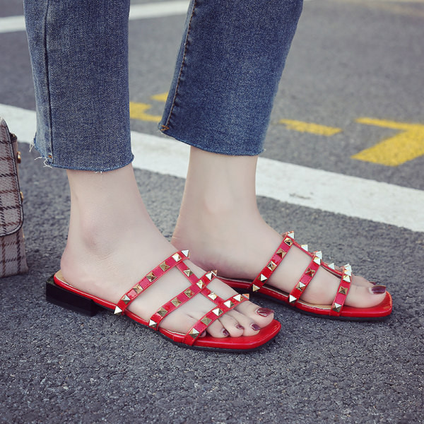 Ženske kožne papuče sa zakovicama u tri boje