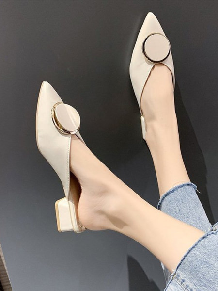 Papuci dama cu decor metalic si top ascutit