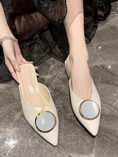 Papuci dama cu decor metalic si top ascutit