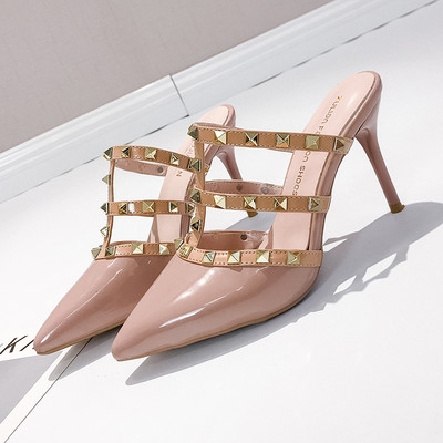 Γυναικείες μοντέρνες παντόφλες με τρουξ και λεπτό τακούνι