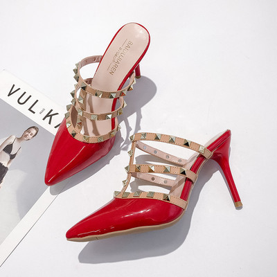 Γυναικείες μοντέρνες παντόφλες με τρουξ και λεπτό τακούνι