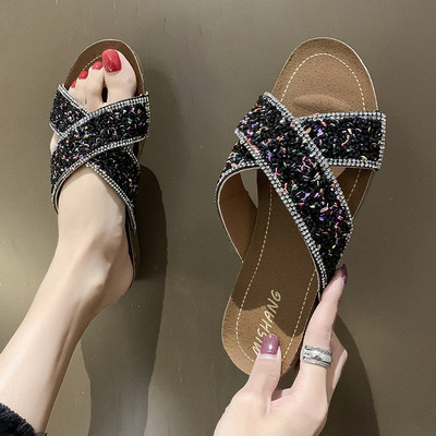 Ženske casual papuče sa sjajnim efektom i ravnim potplatom
