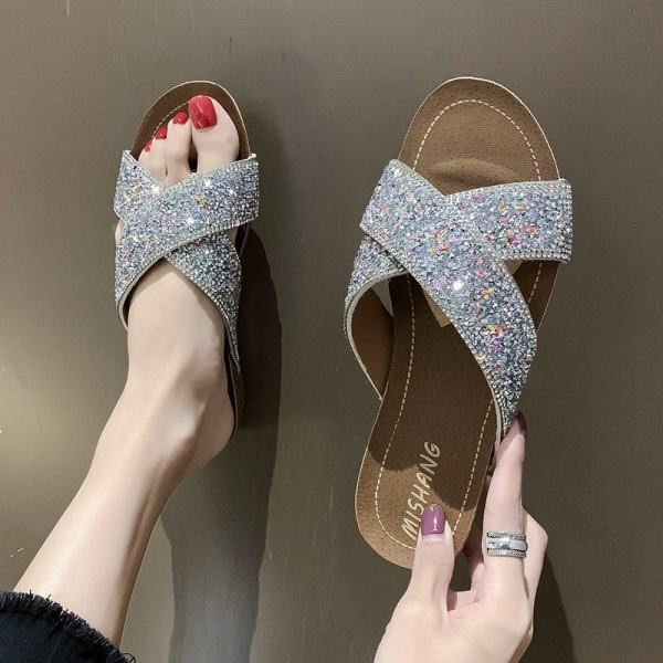 Ženske casual papuče sa sjajnim efektom i ravnim potplatom