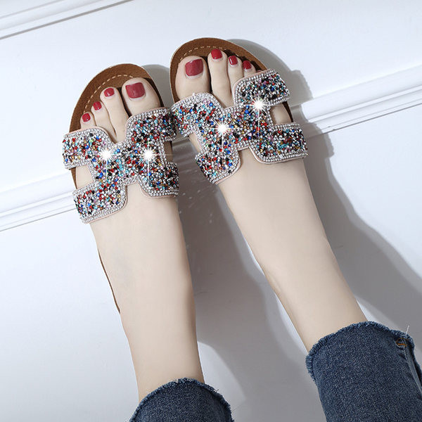 Ležerne ženske papuče sa sjajnim efektom i ravnim potplatom