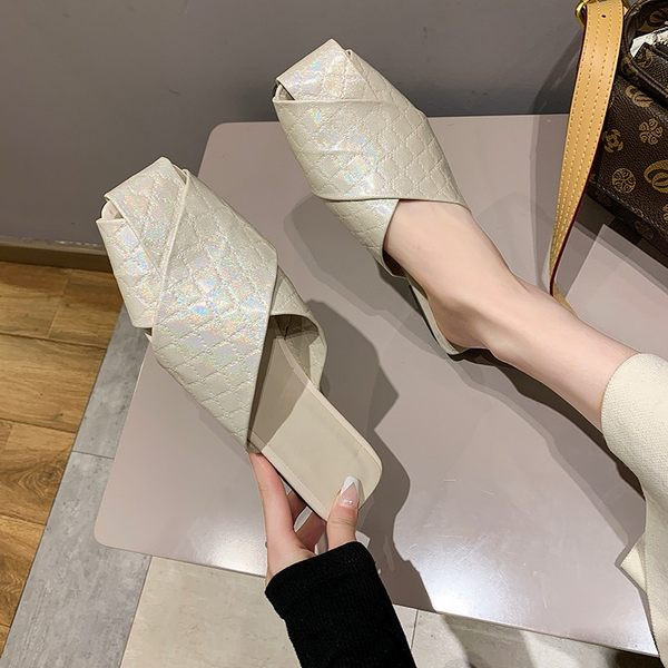 Model nou de papuci de dama din imitatie de piele in mai multe culori