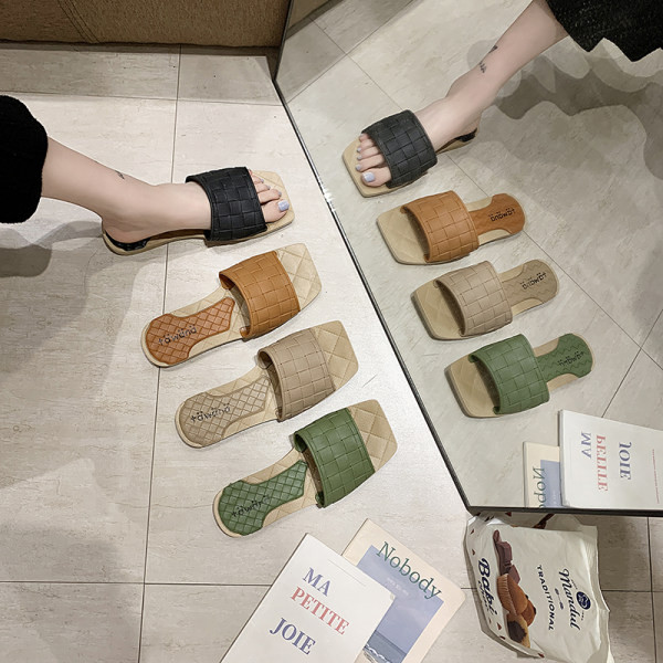 Model nou de papuci de dama in patru culori