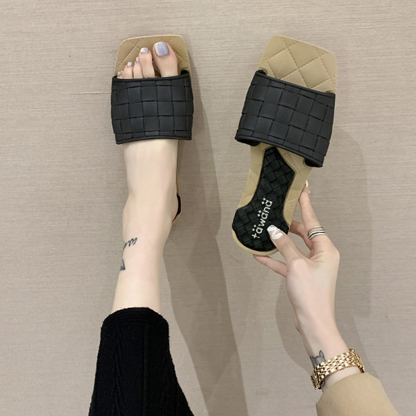 Model nou de papuci de dama in patru culori