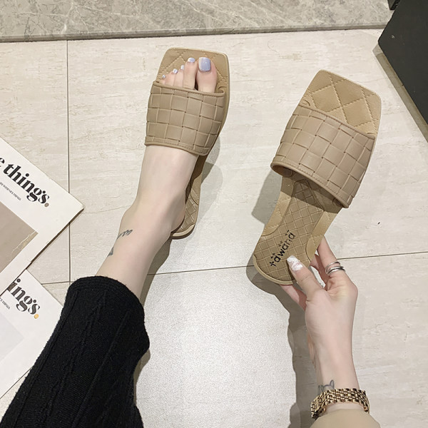 Model nou de papuci de dama in patru culori