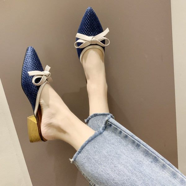 Moderne ženske papuče na špic s trakom