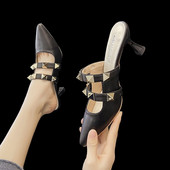 Ženske papuče sa zakovicama i petom u bijeloj i crnoj boji