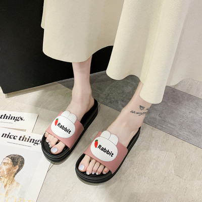 Papuci de damă cu inscripție și element 3D