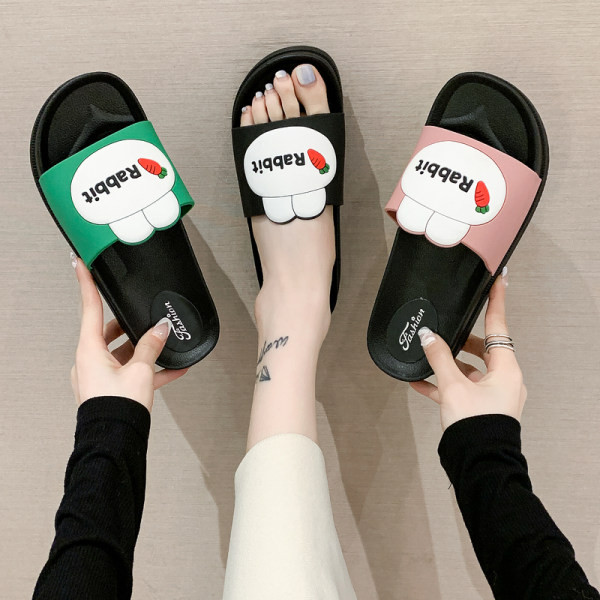 Papuci de damă cu inscripție și element 3D