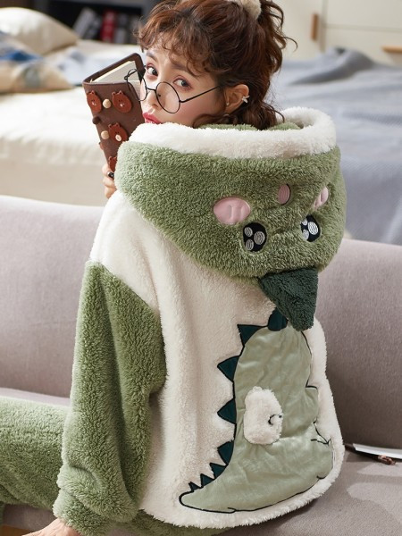 Pijamale de puf pentru femei cu diverse motive 3D ale personajelor din desene animate