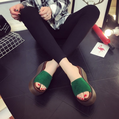 Model nou de papuci de dama cu platforma in trei culori