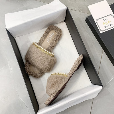 Μοντέρνες γυναικείες παντόφλες με πέρλες και επίπεδη σόλα