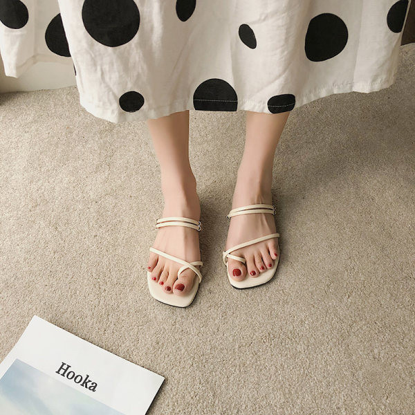 Γυναικείες έκο δερμάτινες παντόφλες με επίπεδη σόλα σε τρία χρώματα