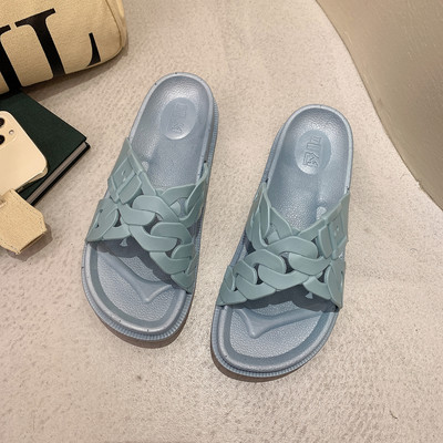 Papuci de damă din piele cu talpă plată