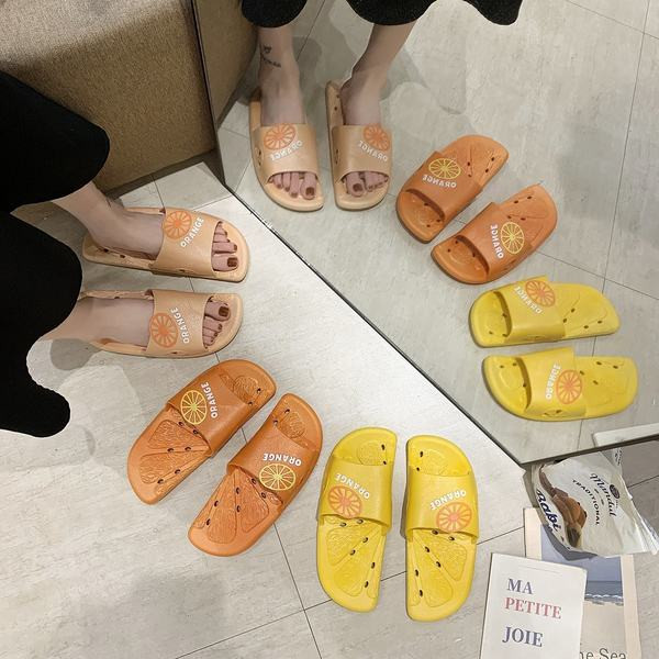 Papuci de damă cu inscripție în trei culori