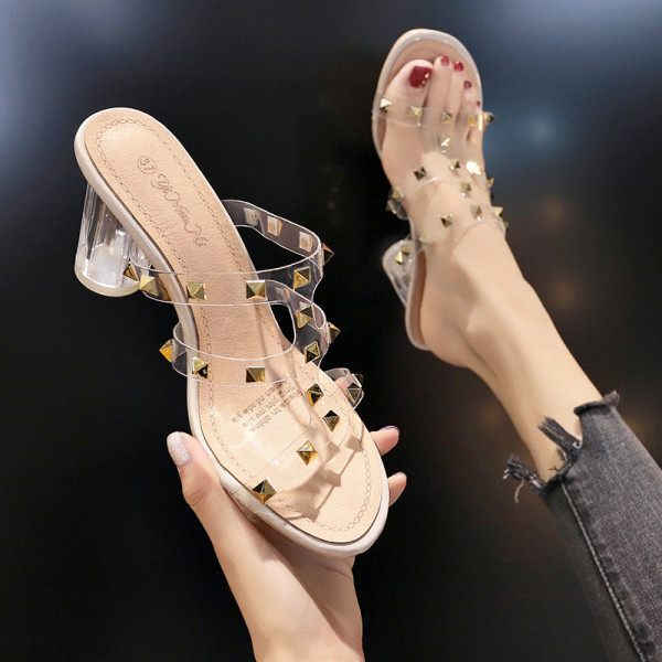 Ženske papuče sa silikonskim naramenicama i metalnim cekerima