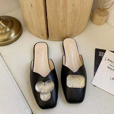 Papuci de dama din piele cu element metalic