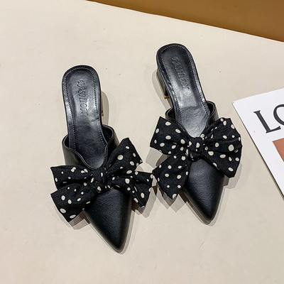 Papuci de dama model ascutit din piele cu panglica punctata