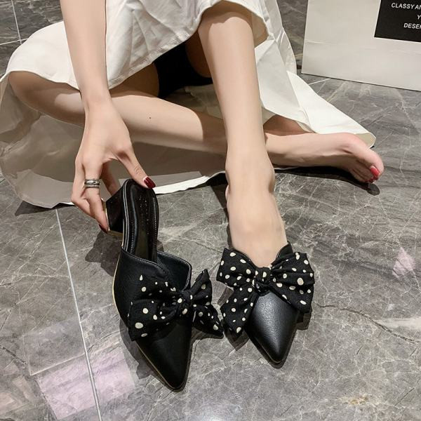 Papuci de dama model ascutit din piele cu panglica punctata