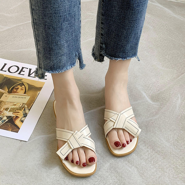 Papuci de damă moderni din piele ecologică în patru culori