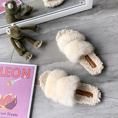 Ženske papuče s perom