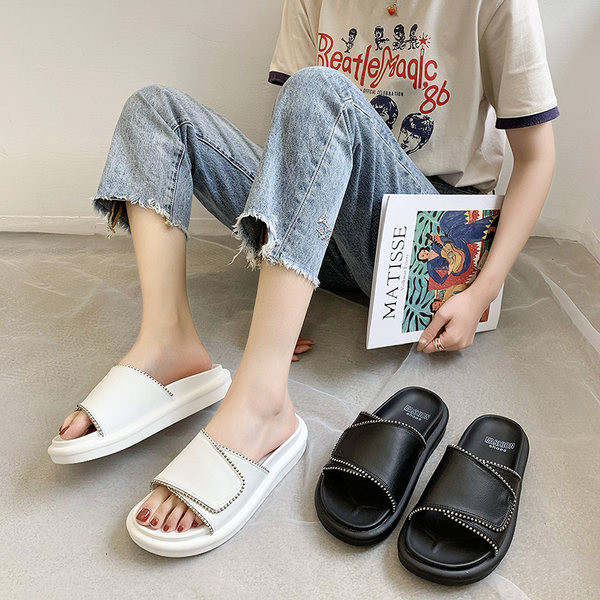 Papuci de damă din piele alb și negru