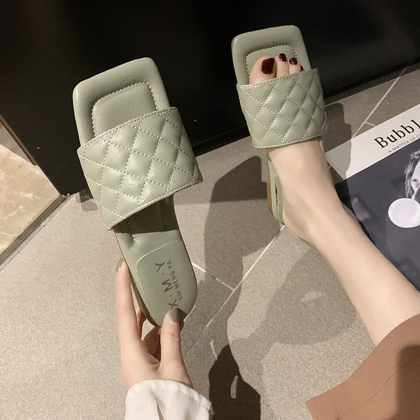 Καθημερινές γυναικείες παντόφλες από δέρμα eco με επίπεδη σόλα