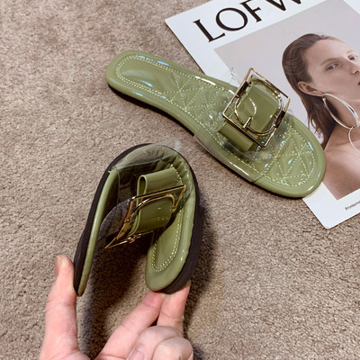 Casual παντόφλες από οικολογικό δέρμα με επίπεδη σόλα και αγκράφα