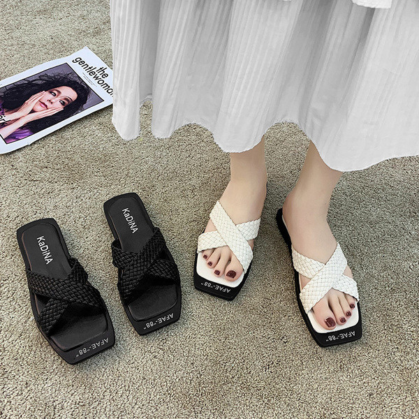 Papuci casual dama in alb si negru