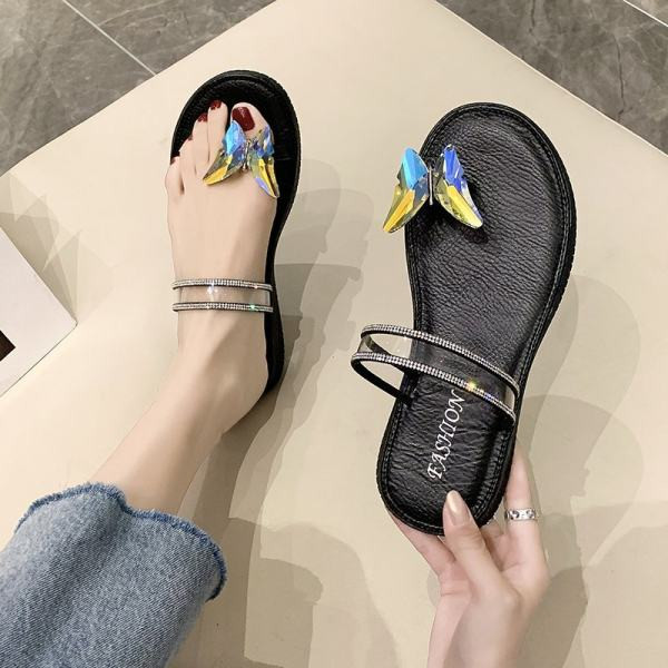 Papuci moderni de dama cu element 3D si bretele